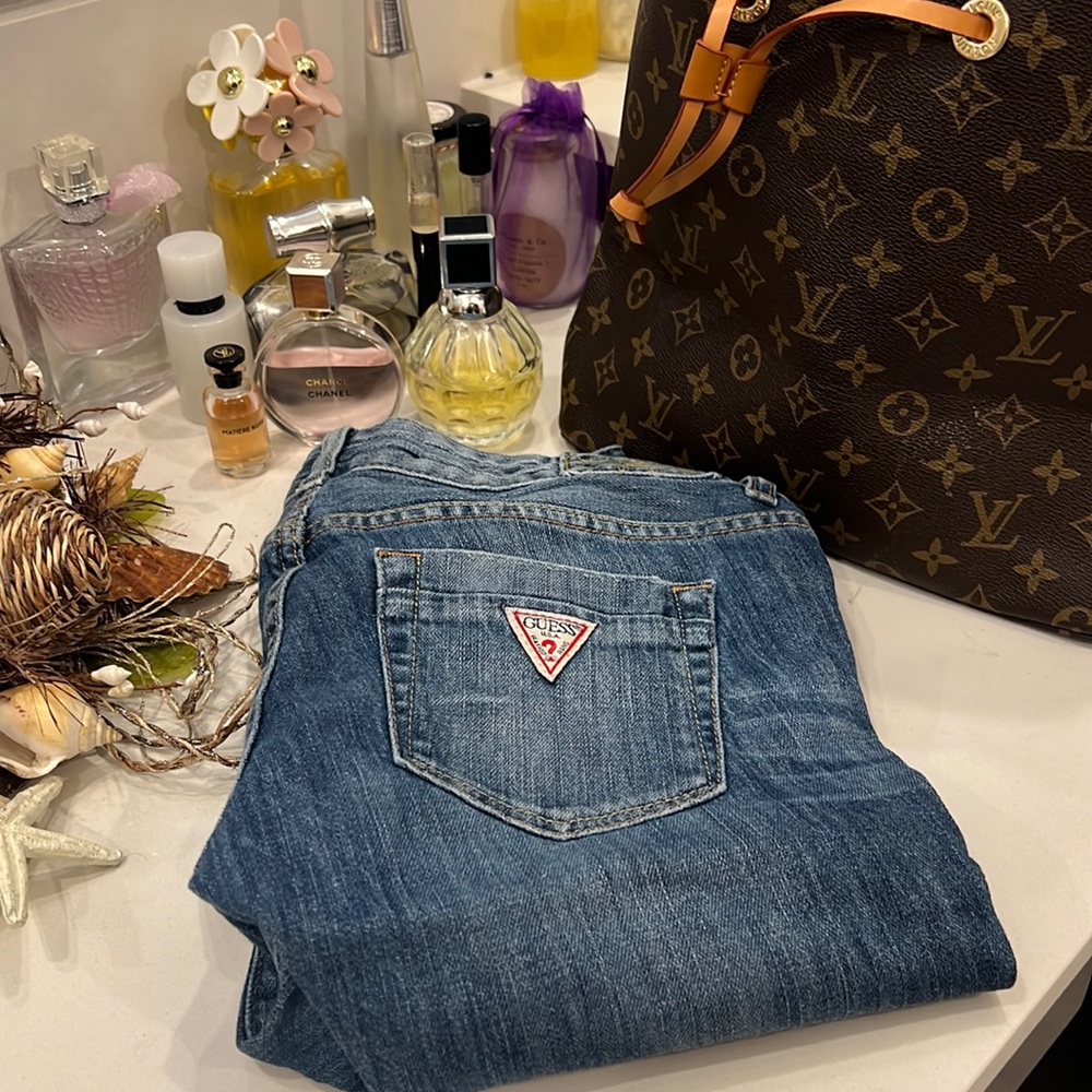 Selling quarter Lake guess jean shorts